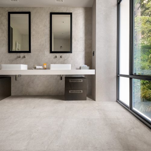 Tagina-Pietra_DOrvieto_ambientazione-bagno_Sabbia-60x60V-60x120B